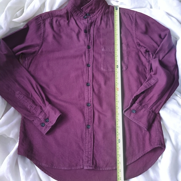 Independent Leaders Floral T-Shirt & Maroon UniQlo Button Down Oversirt - Picture 13 of 13